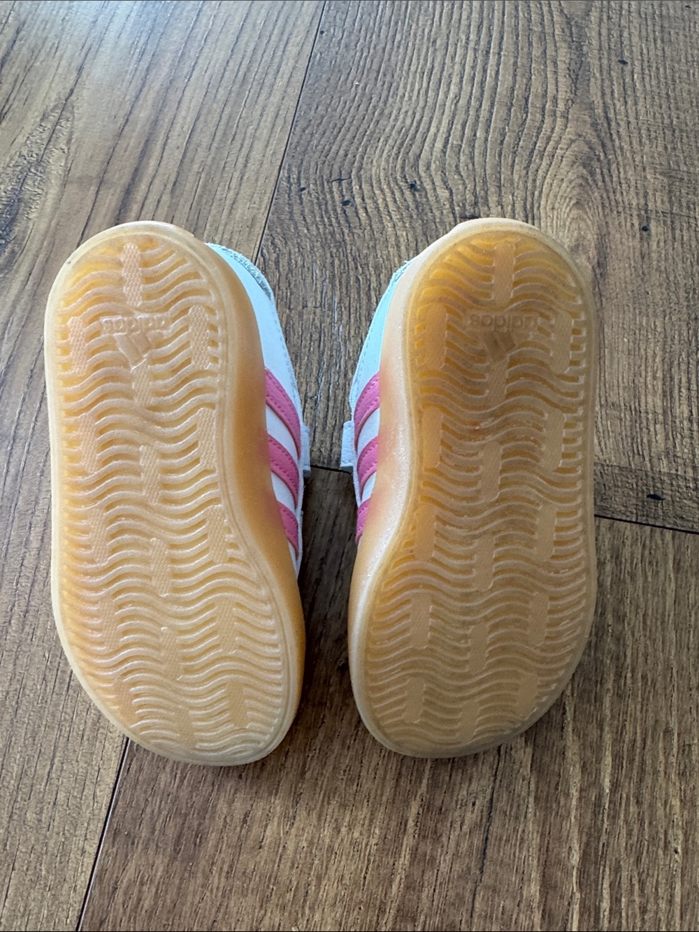 Adidas toddler court sneakers, pink and white, size 6 - Picture 8 of 8